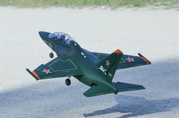Freewing YAK-130 70 6s EPO 920mm grün High Performance PNP